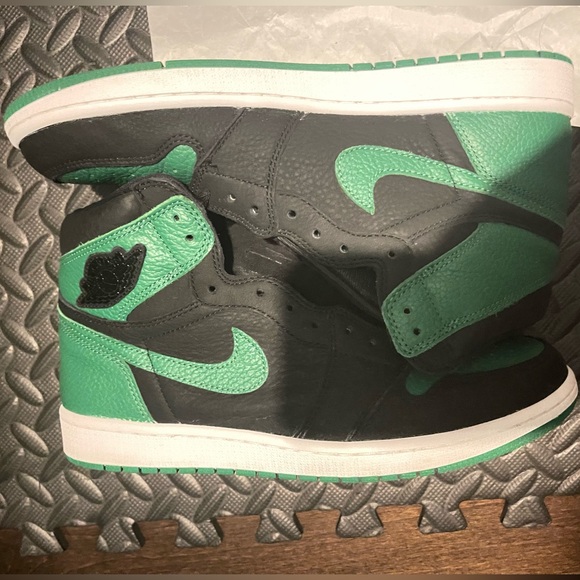 Jordan 1 pine green - Picture 3 of 3